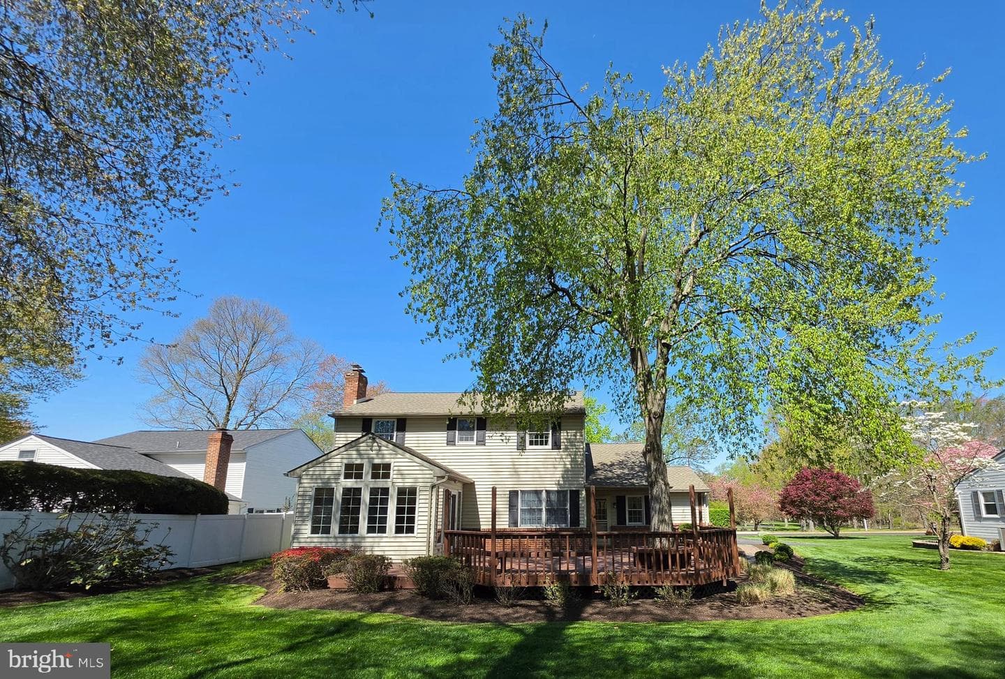 325 Charles Street photo 9