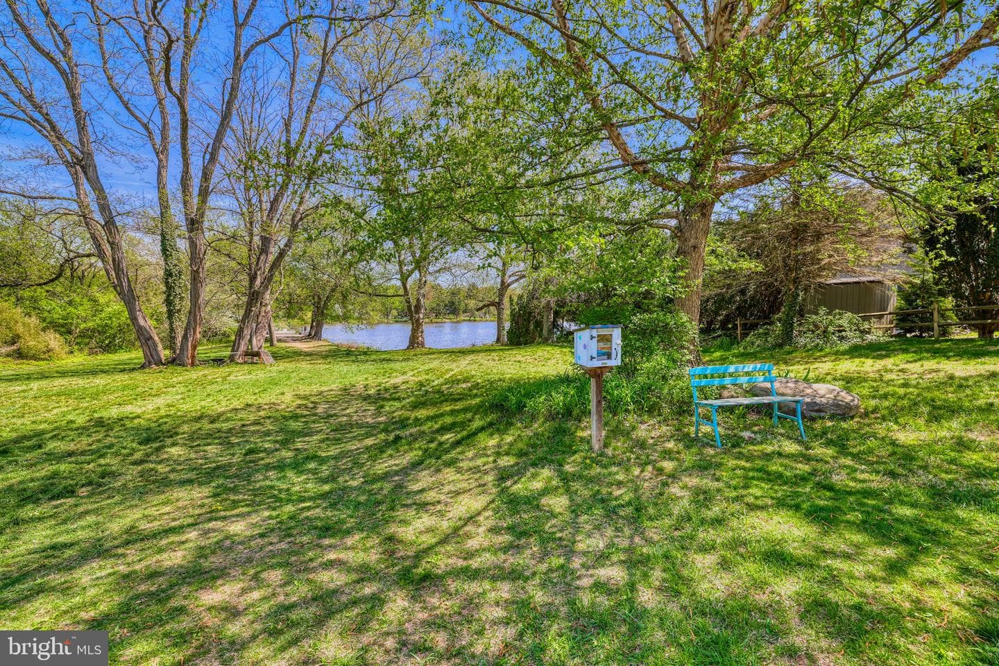 2323 Lakeview Drive photo 5