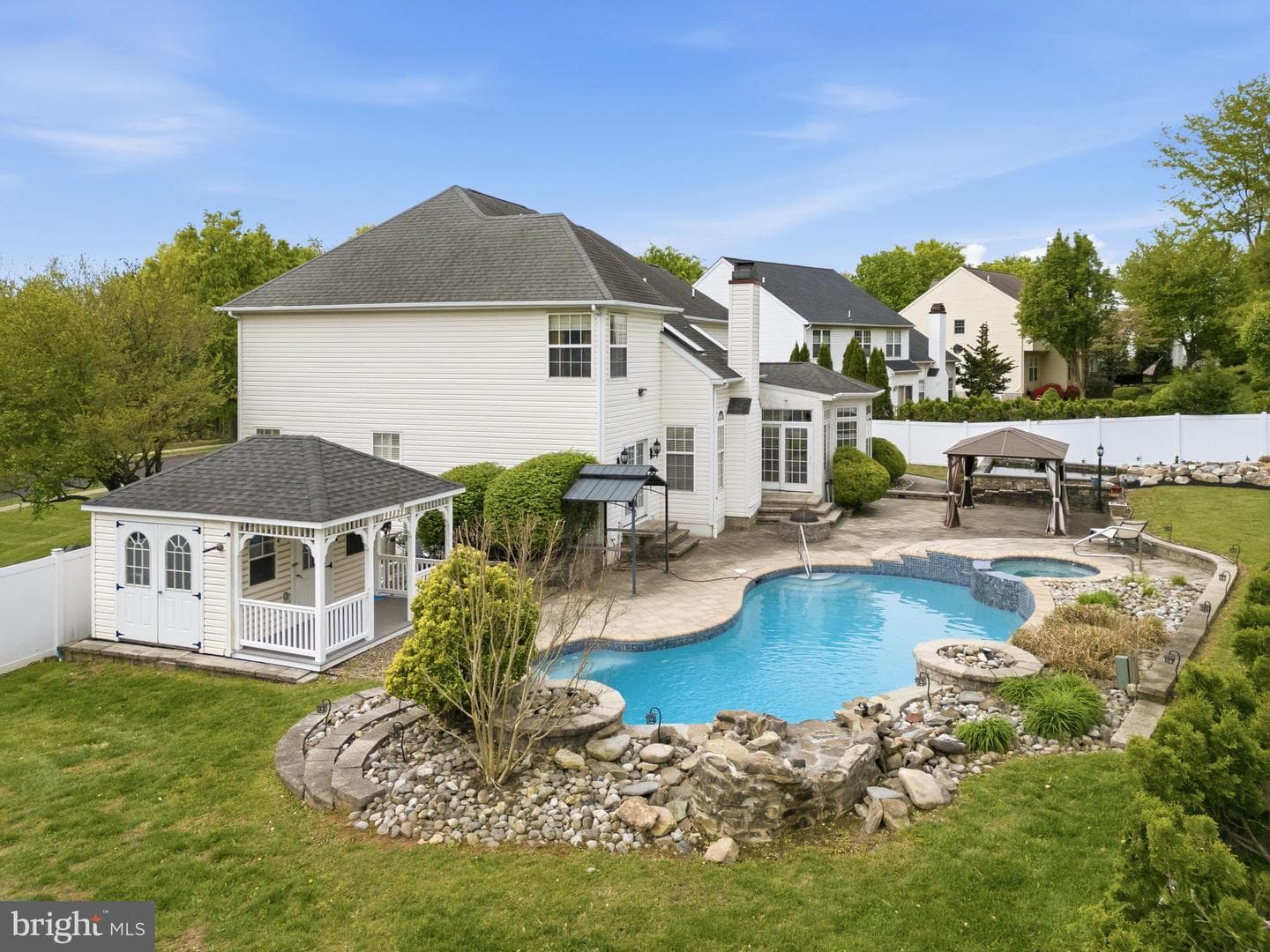 2641 Fawn Lane photo 3