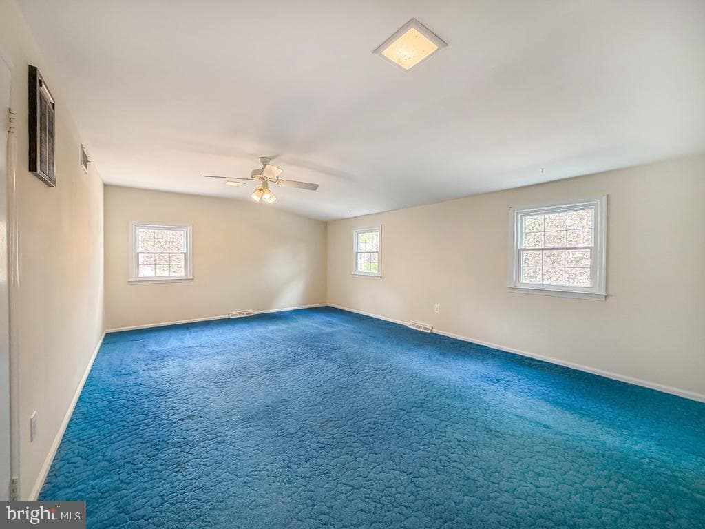 350 Richard Road photo 25