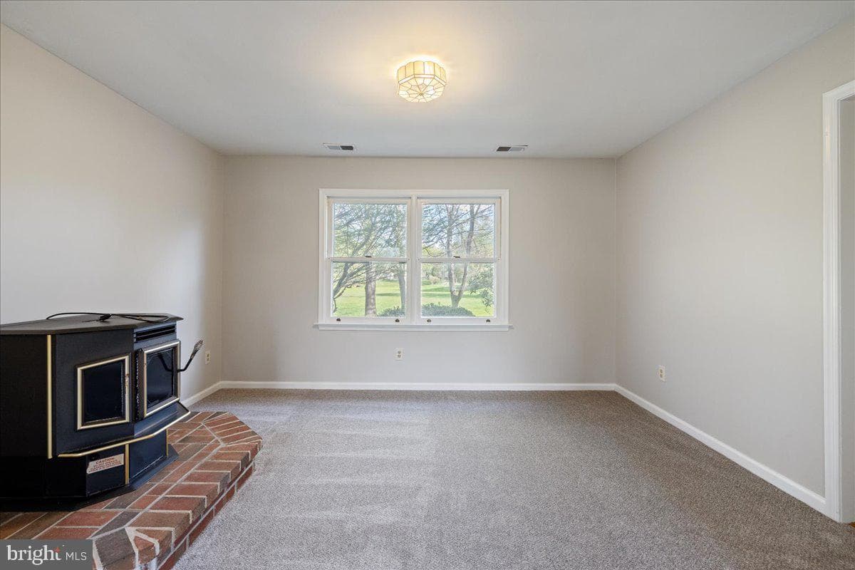 204 Poplar Road photo 10