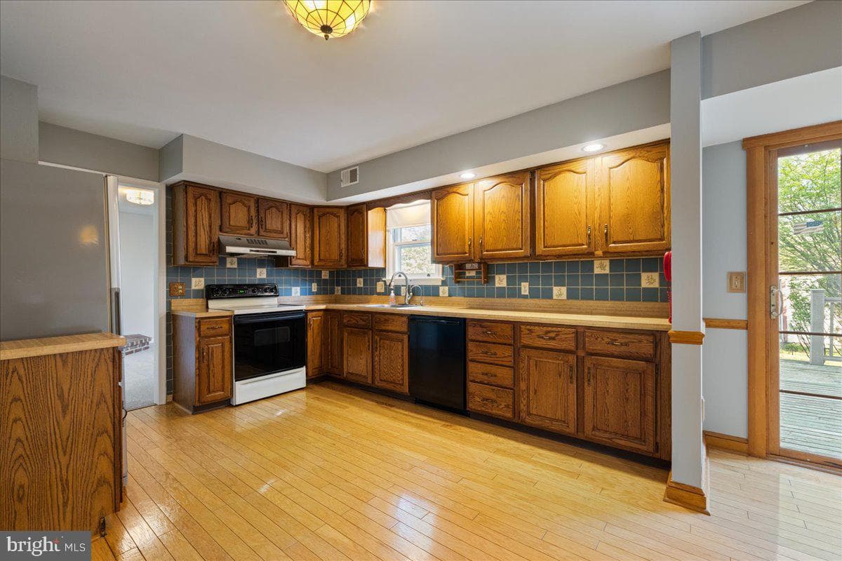 204 Poplar Road photo 12