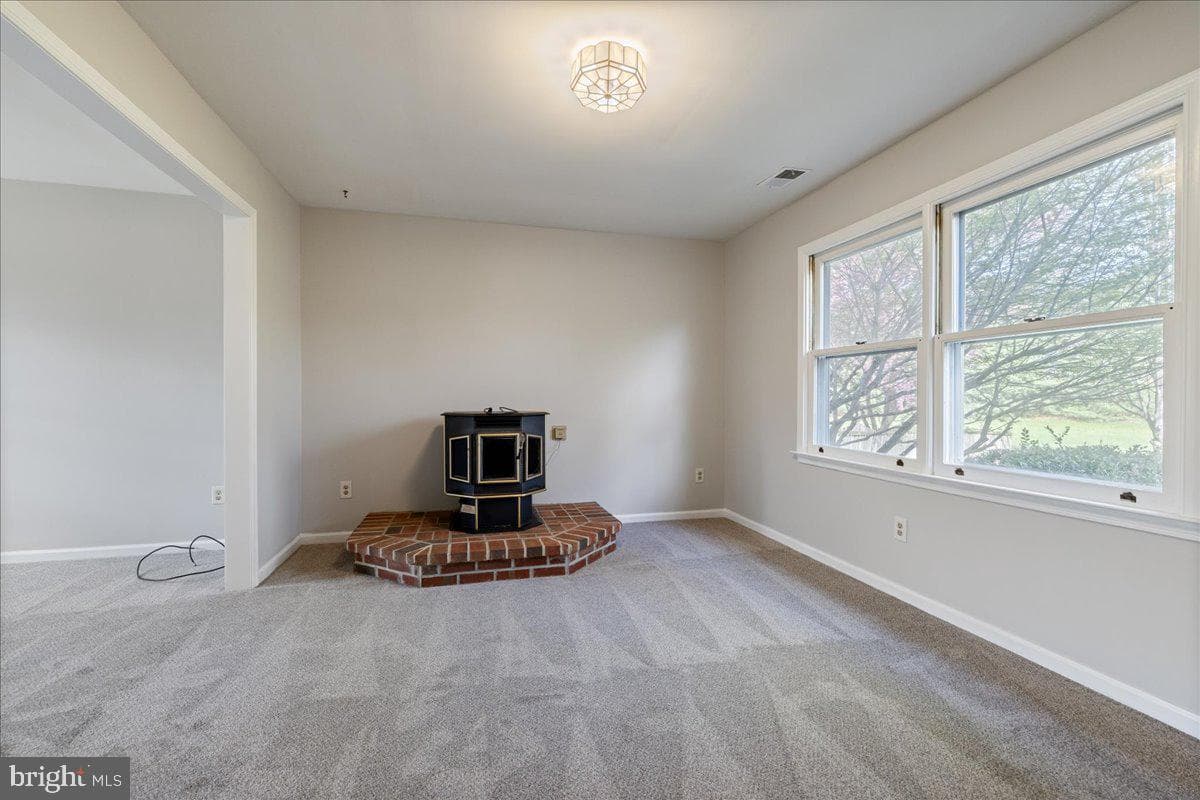 204 Poplar Road photo 9