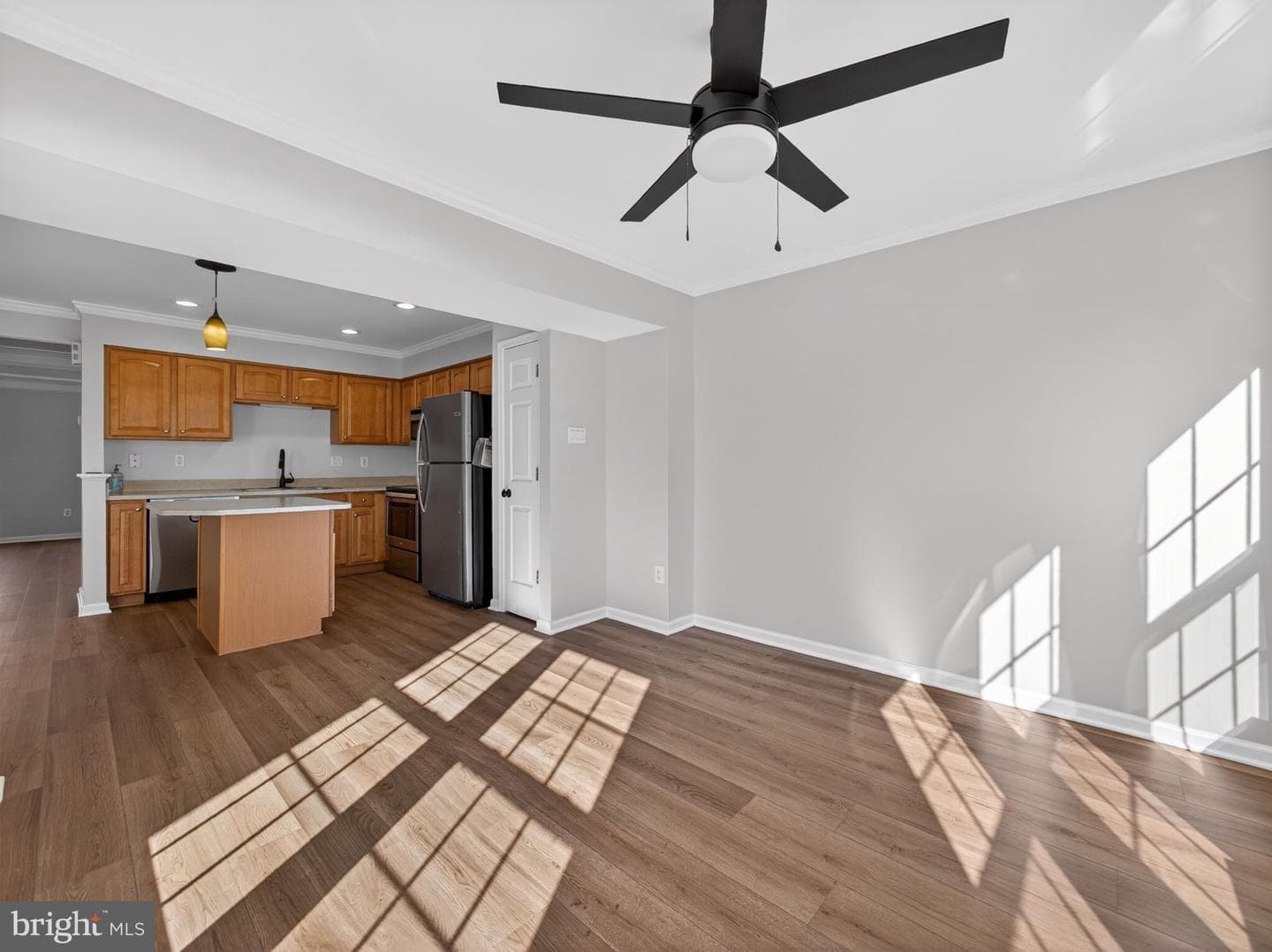 207 Windsor Court photo 17