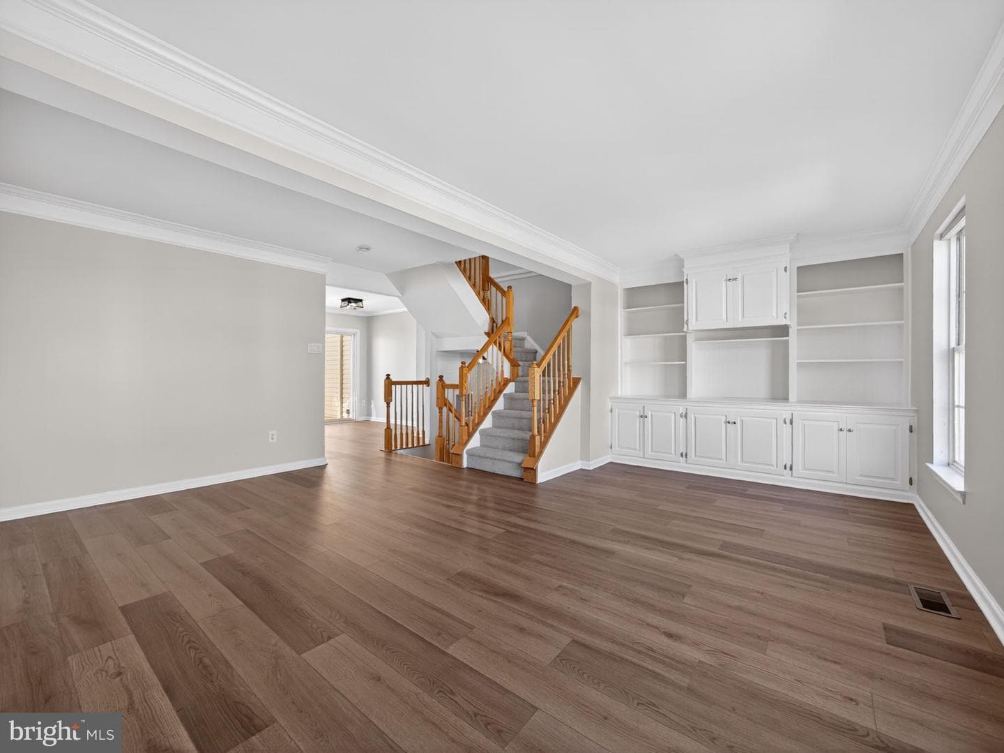 207 Windsor Court photo 22