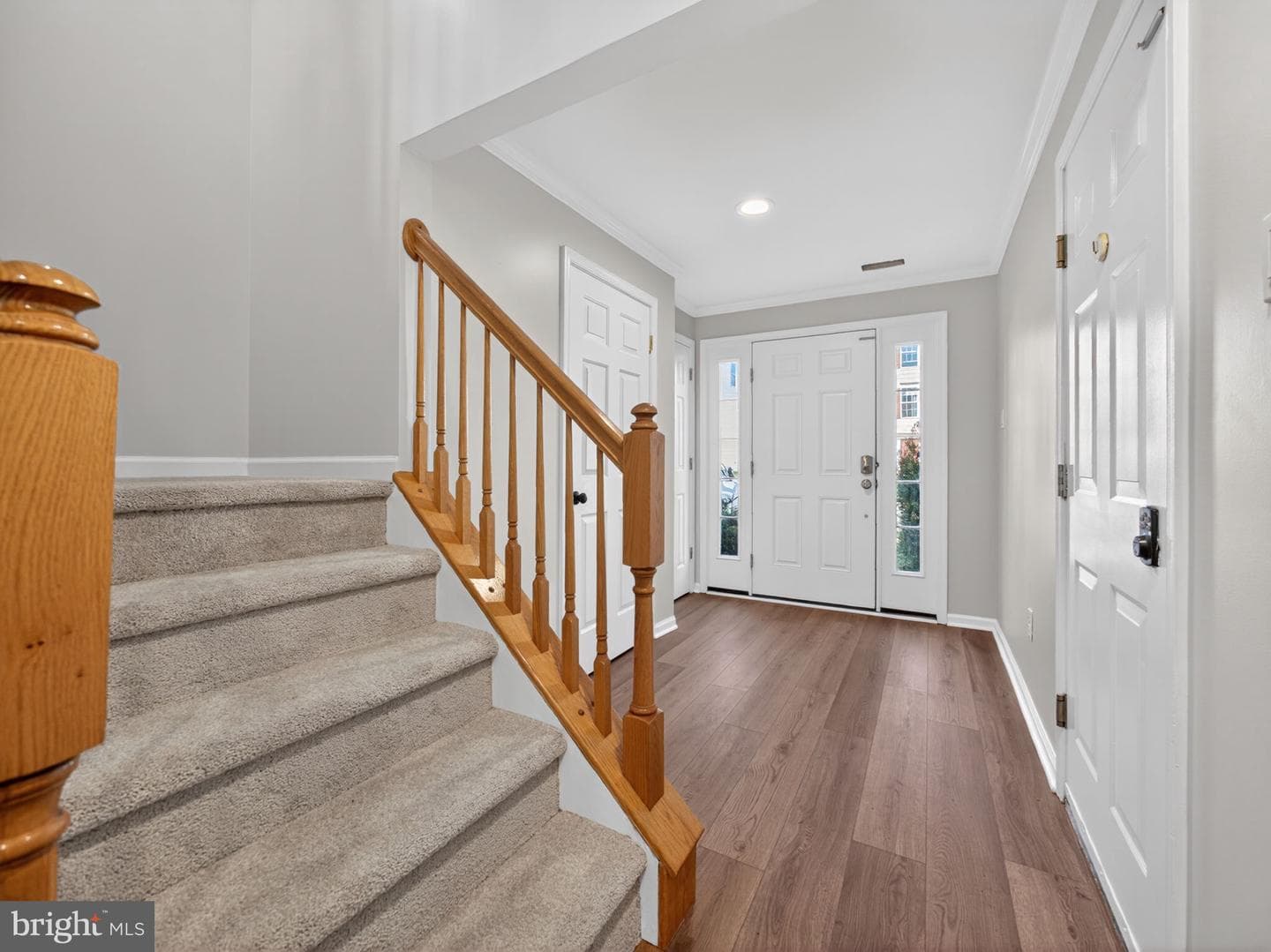 207 Windsor Court photo 4