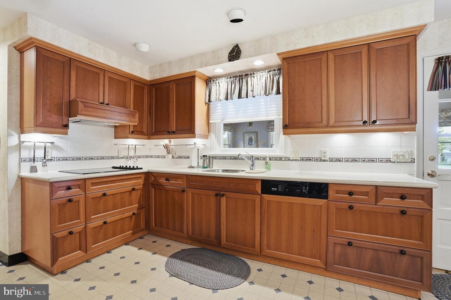 228 Chestnut Valley Drive photo 11