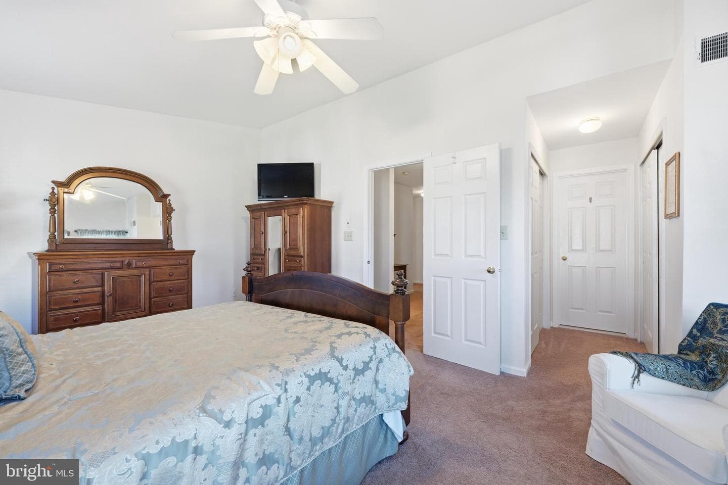 7403 Spruce Mill Drive photo 14