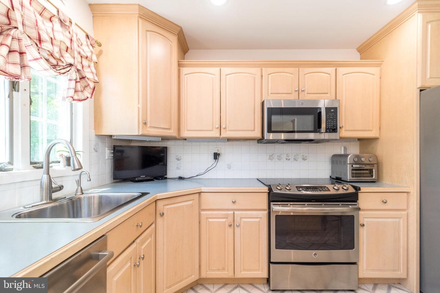 216 Windsor Drive photo 21