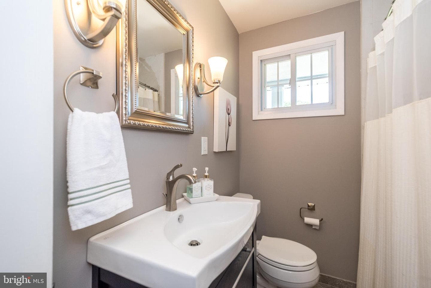 216 Windsor Drive photo 39