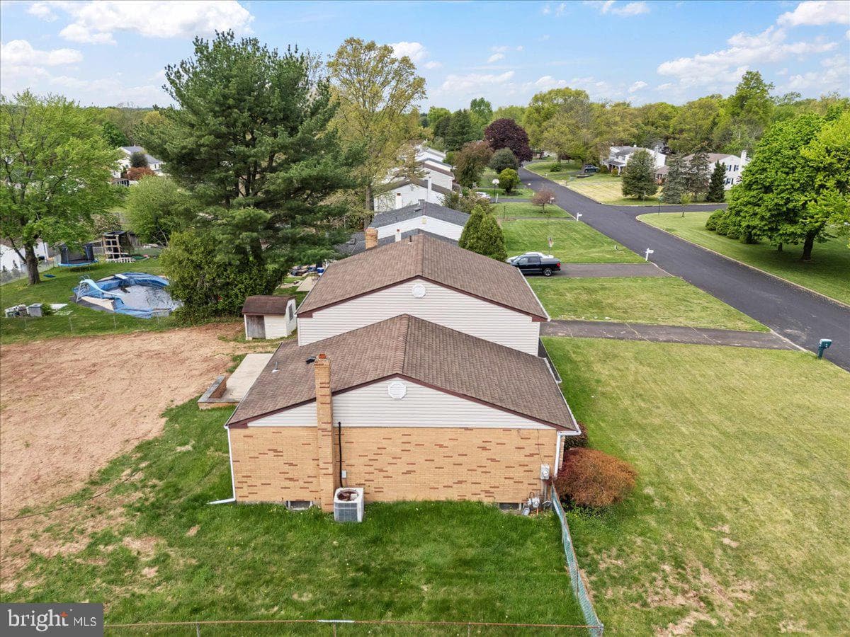 64 Gelder Drive photo 32