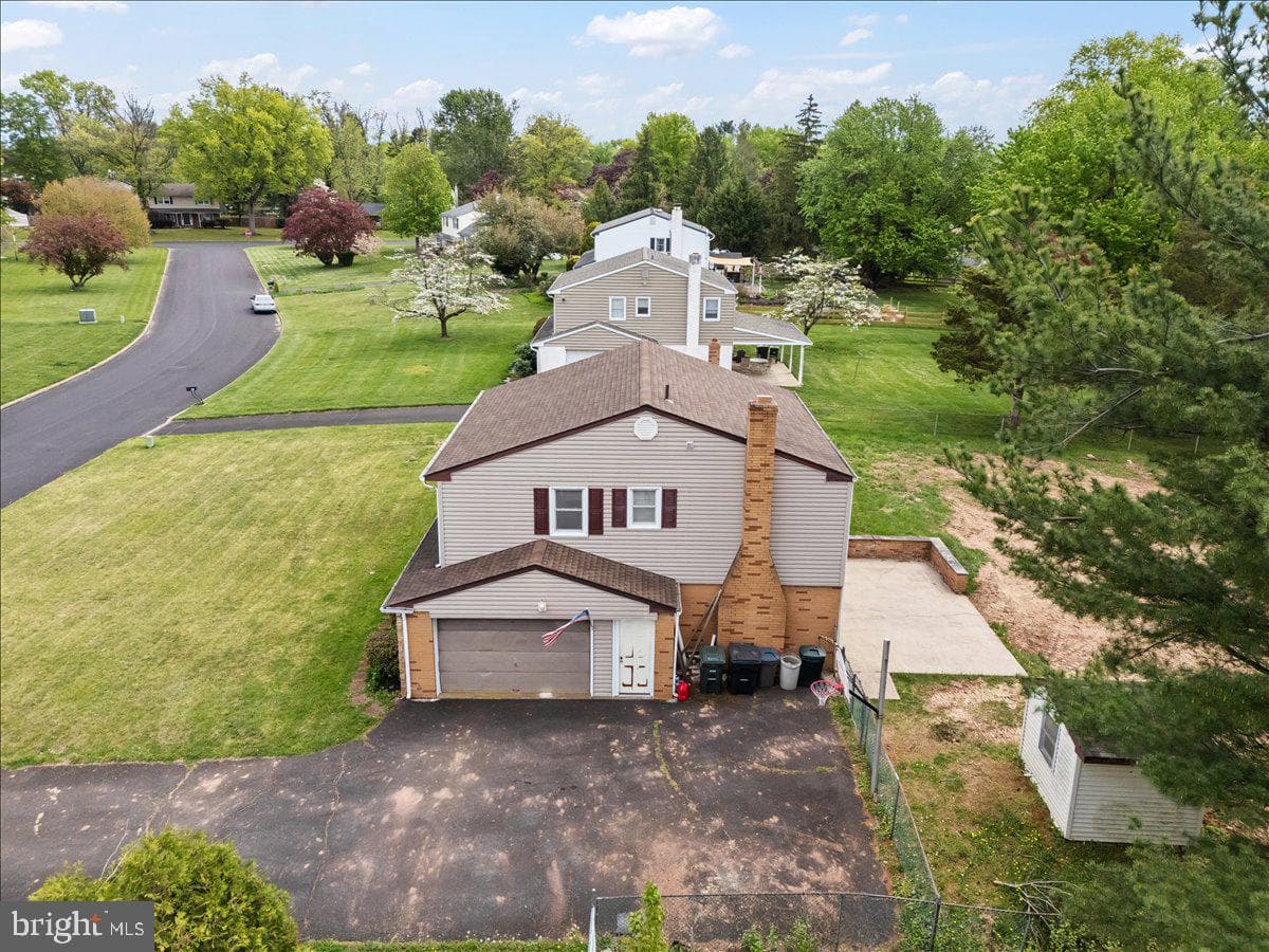 64 Gelder Drive photo 33