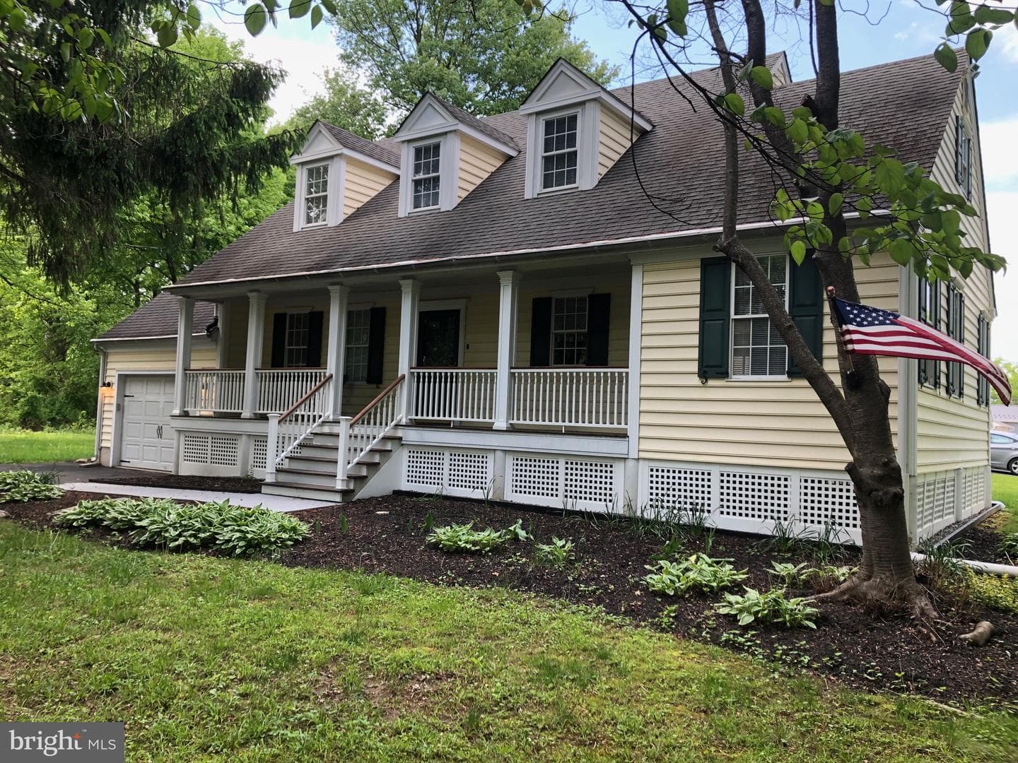 212 Apple Street, Levittown