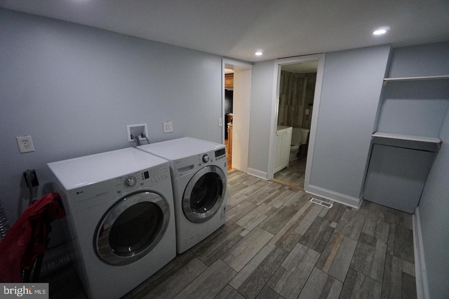 121 Walnut Avenue photo 24