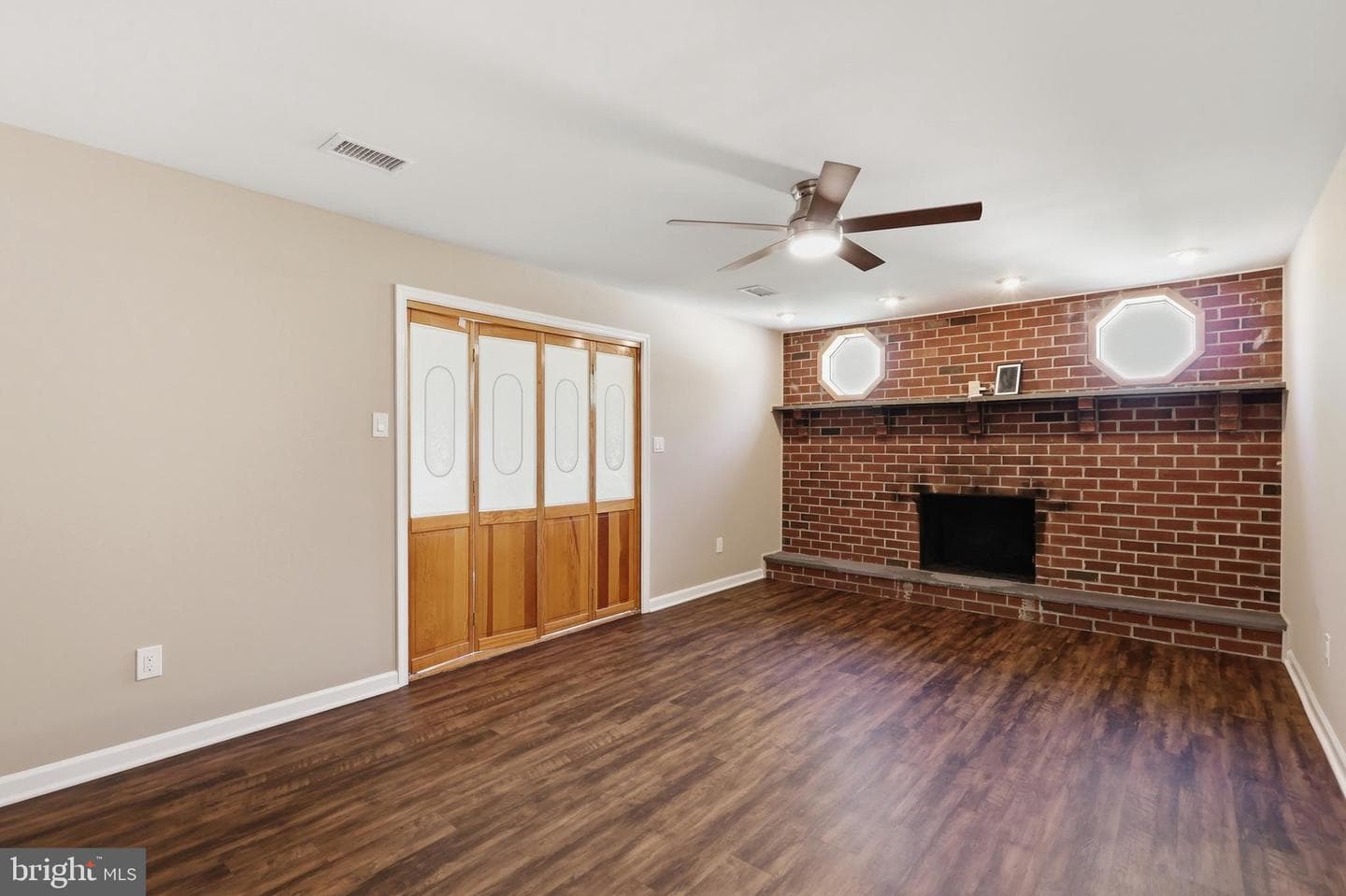 1304 Sturbridge Drive photo 9