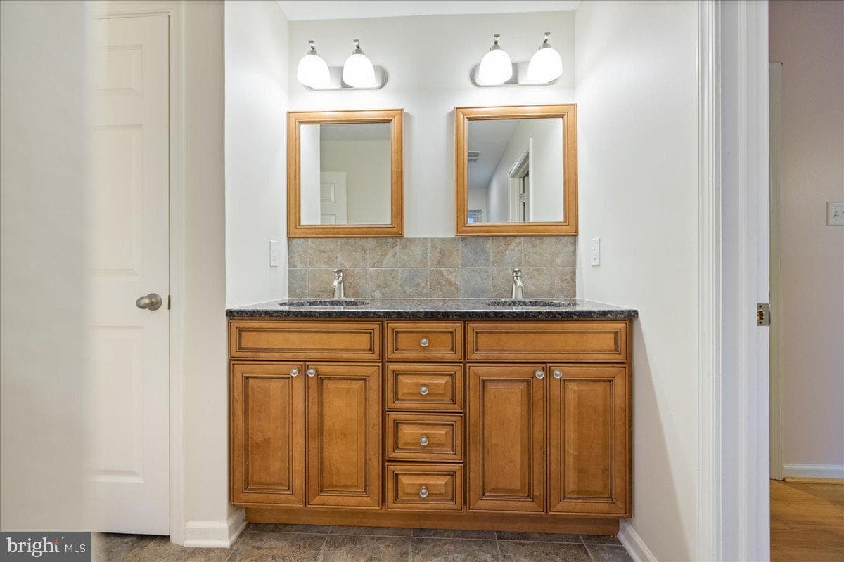 4880 Hunt Field Drive photo 37