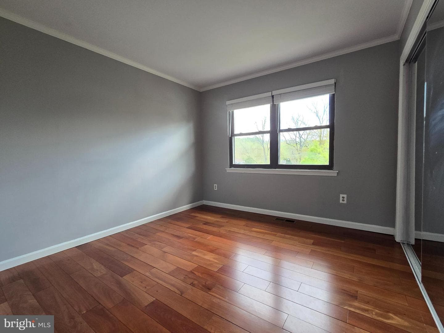 5 E Ridge Mews photo 15