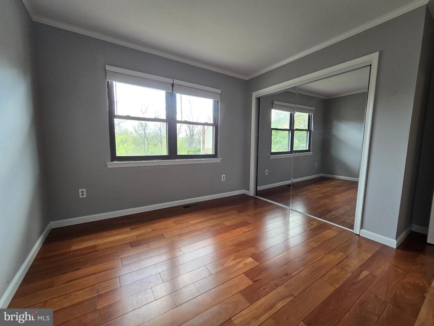 5 E Ridge Mews photo 17