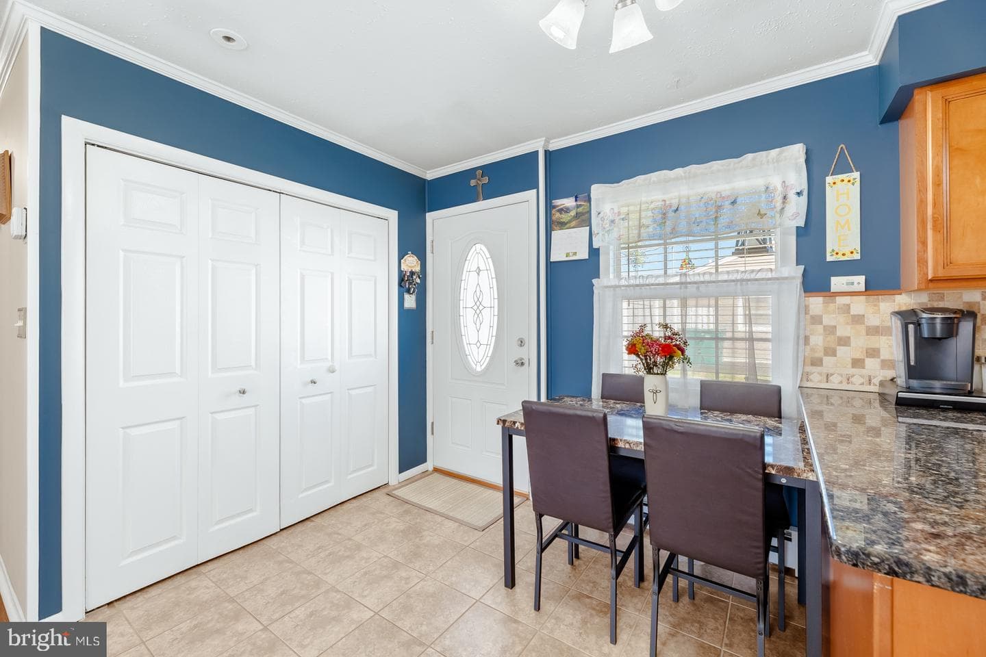 11 Midwood photo 10