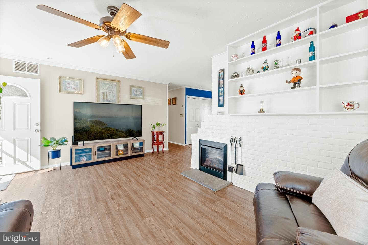 11 Midwood photo 13
