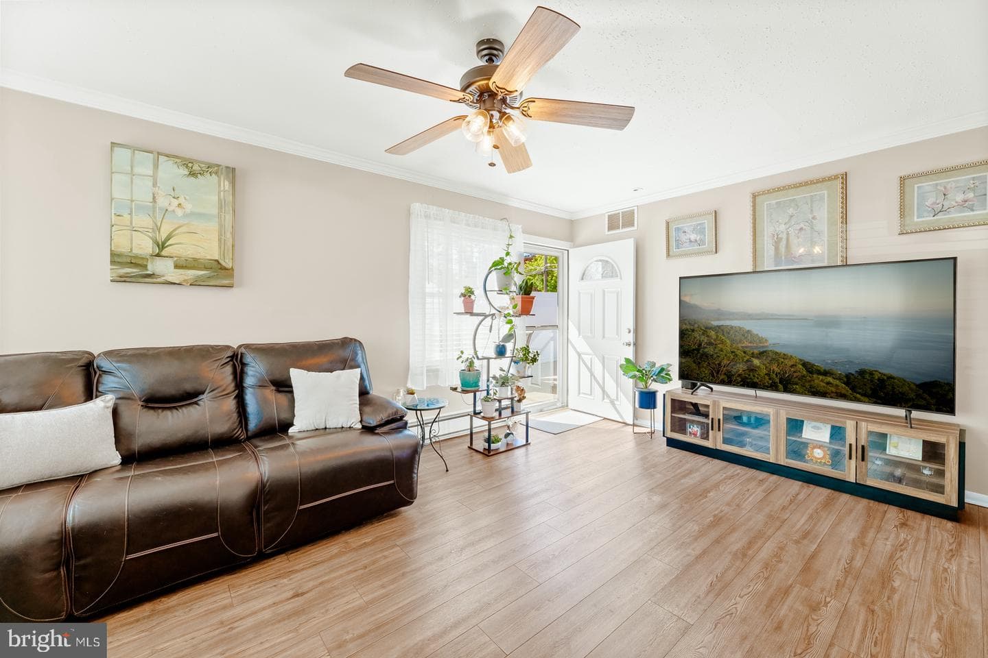 11 Midwood photo 15