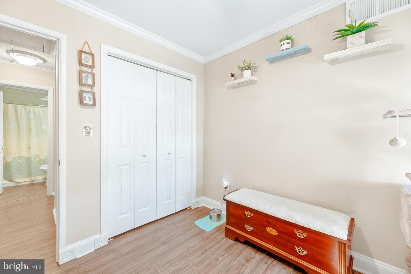 11 Midwood photo 24