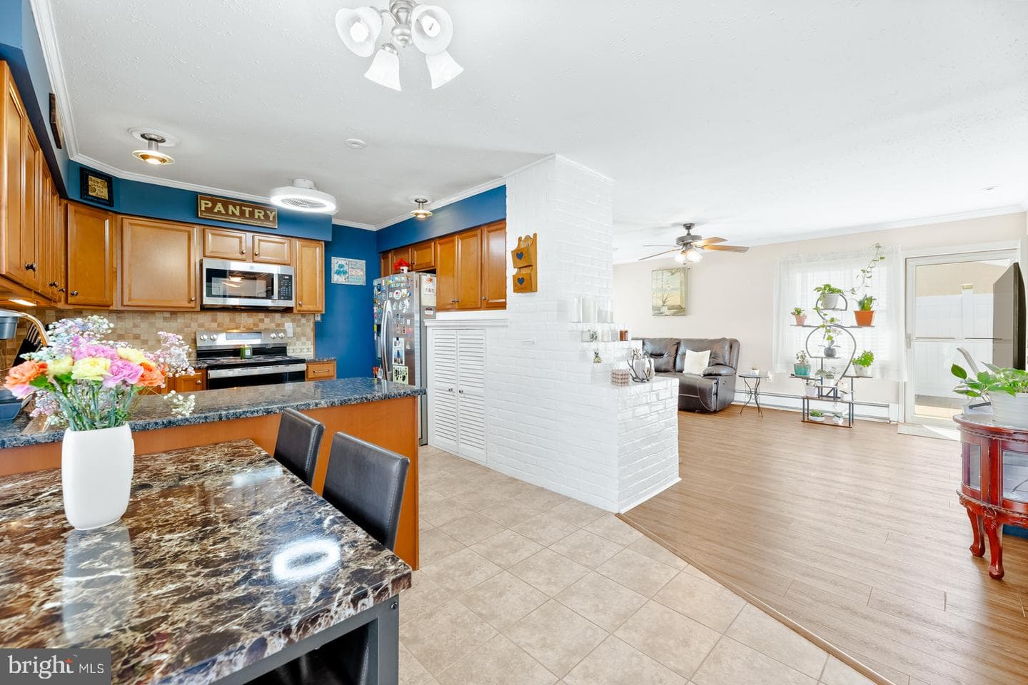 11 Midwood photo 5