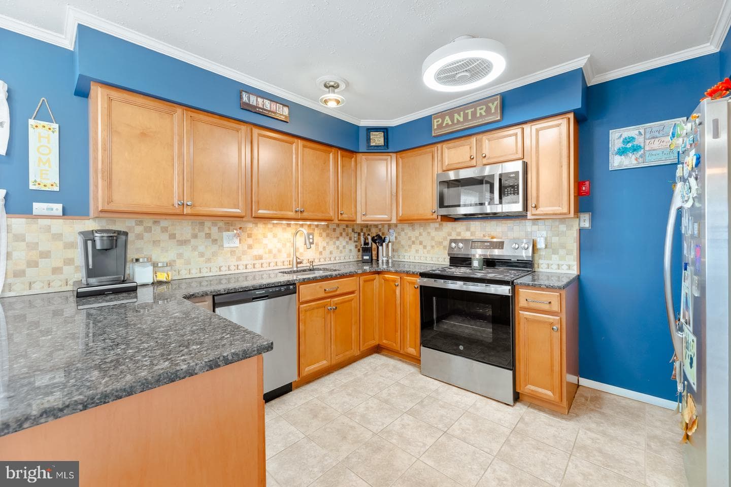 11 Midwood photo 6