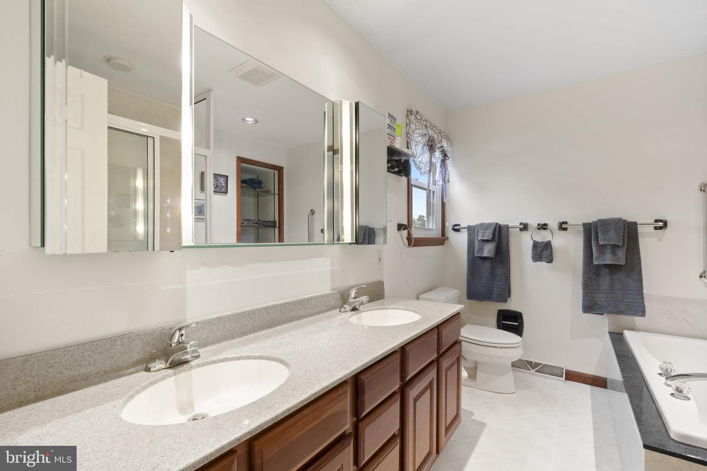 2034 Buckingham Drive photo 38