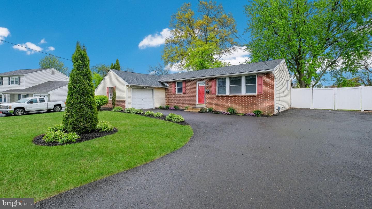 717 Longstreth Road photo 2