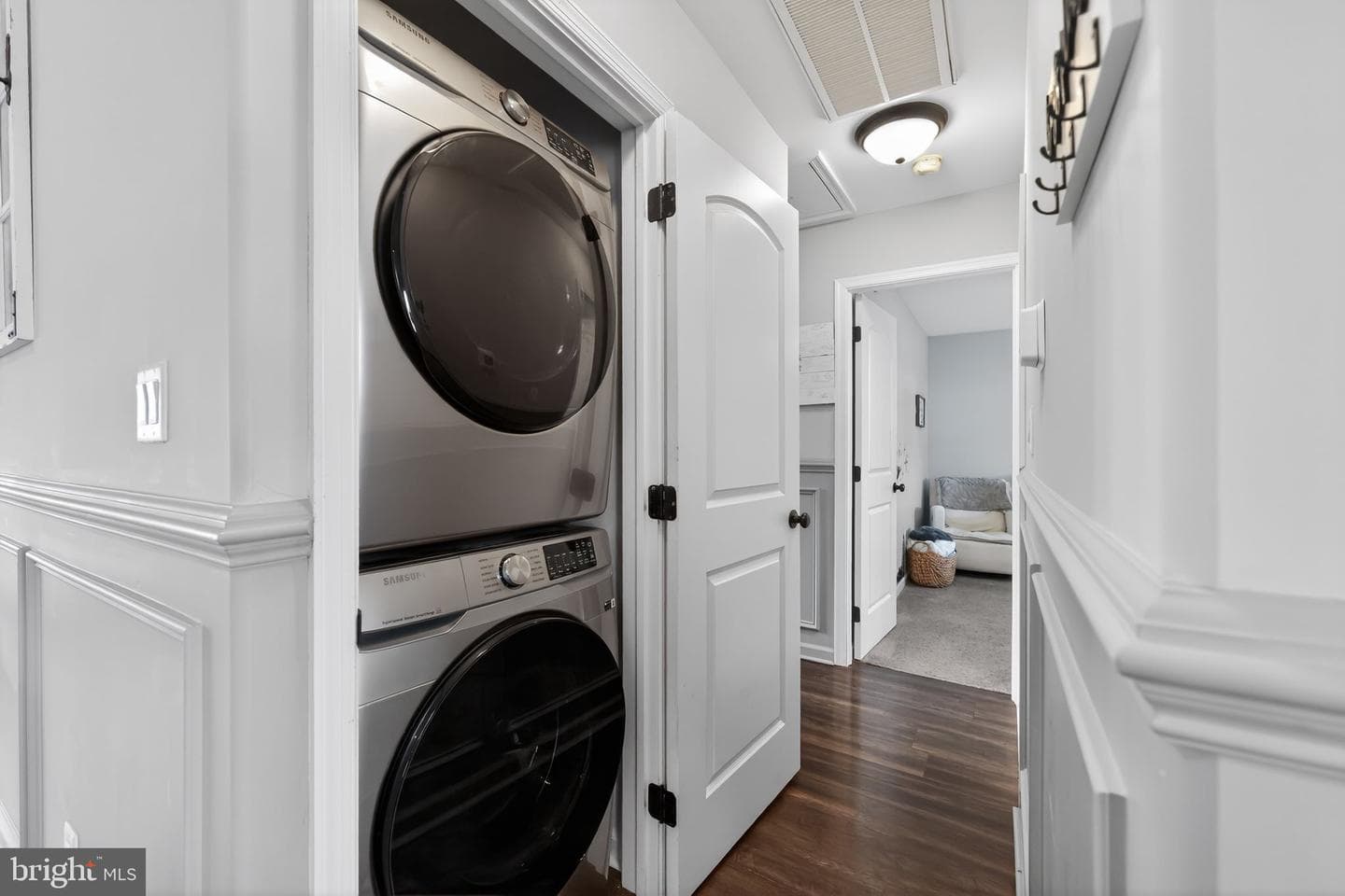 41 Stream Lane photo 12