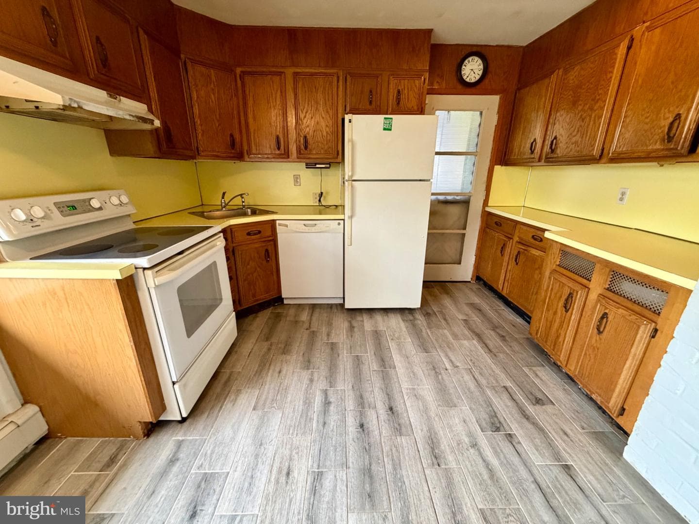 188 Farmbrook Drive photo 2