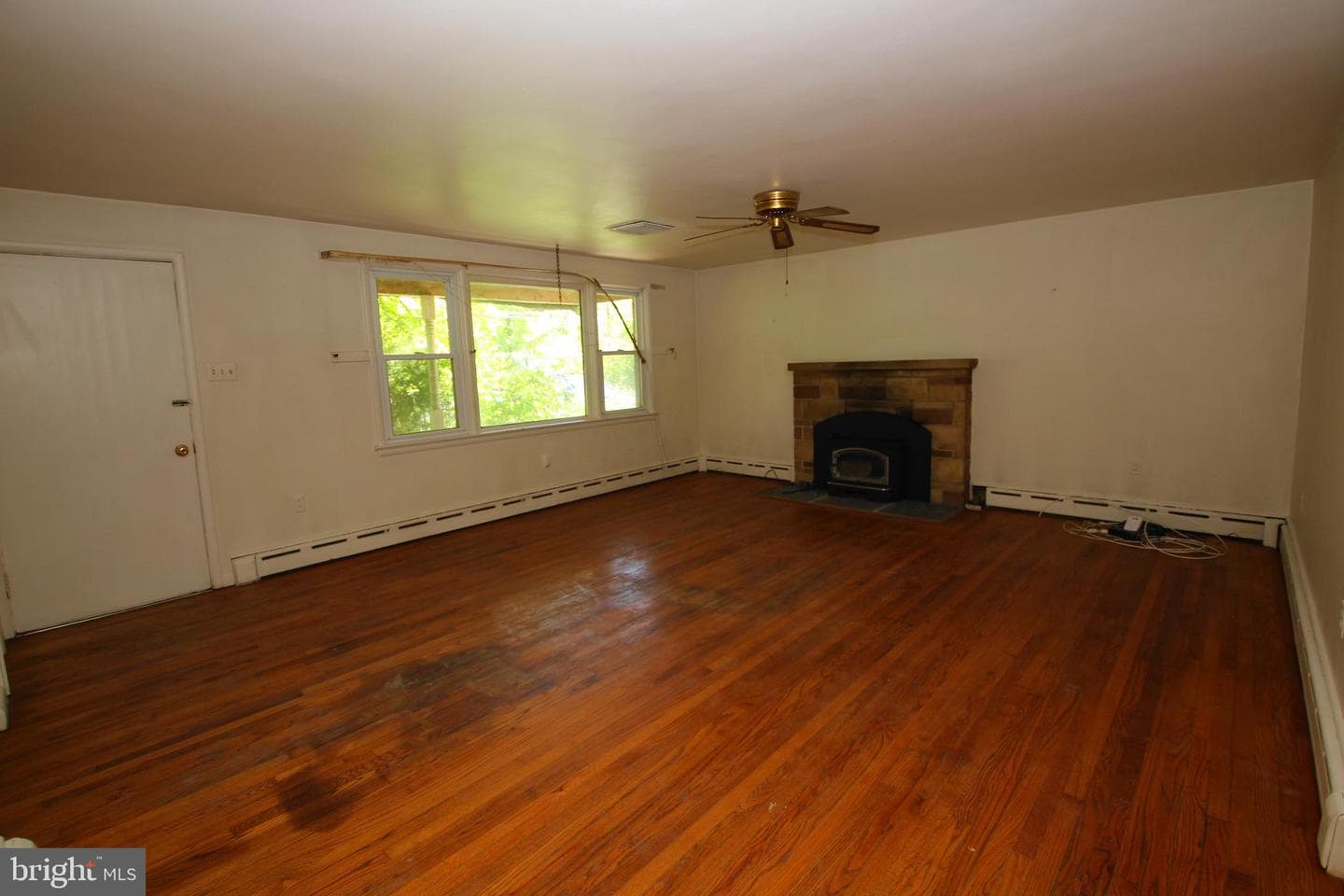 319 Fairhill Road photo 3