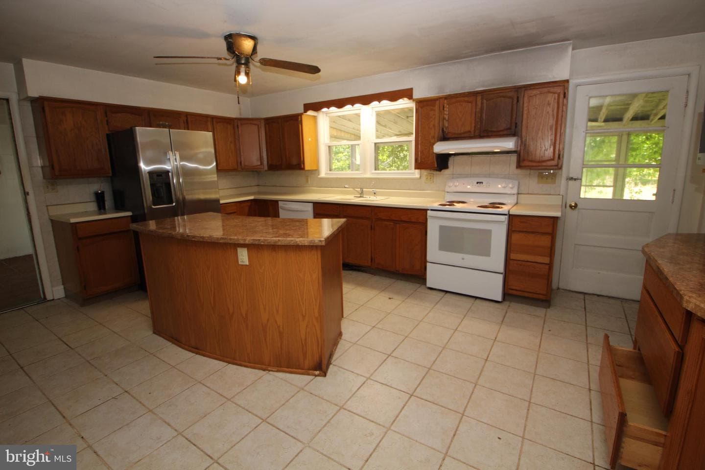 319 Fairhill Road photo 6