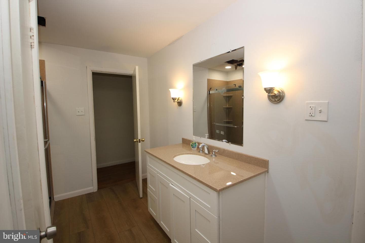 319 Fairhill Road photo 9