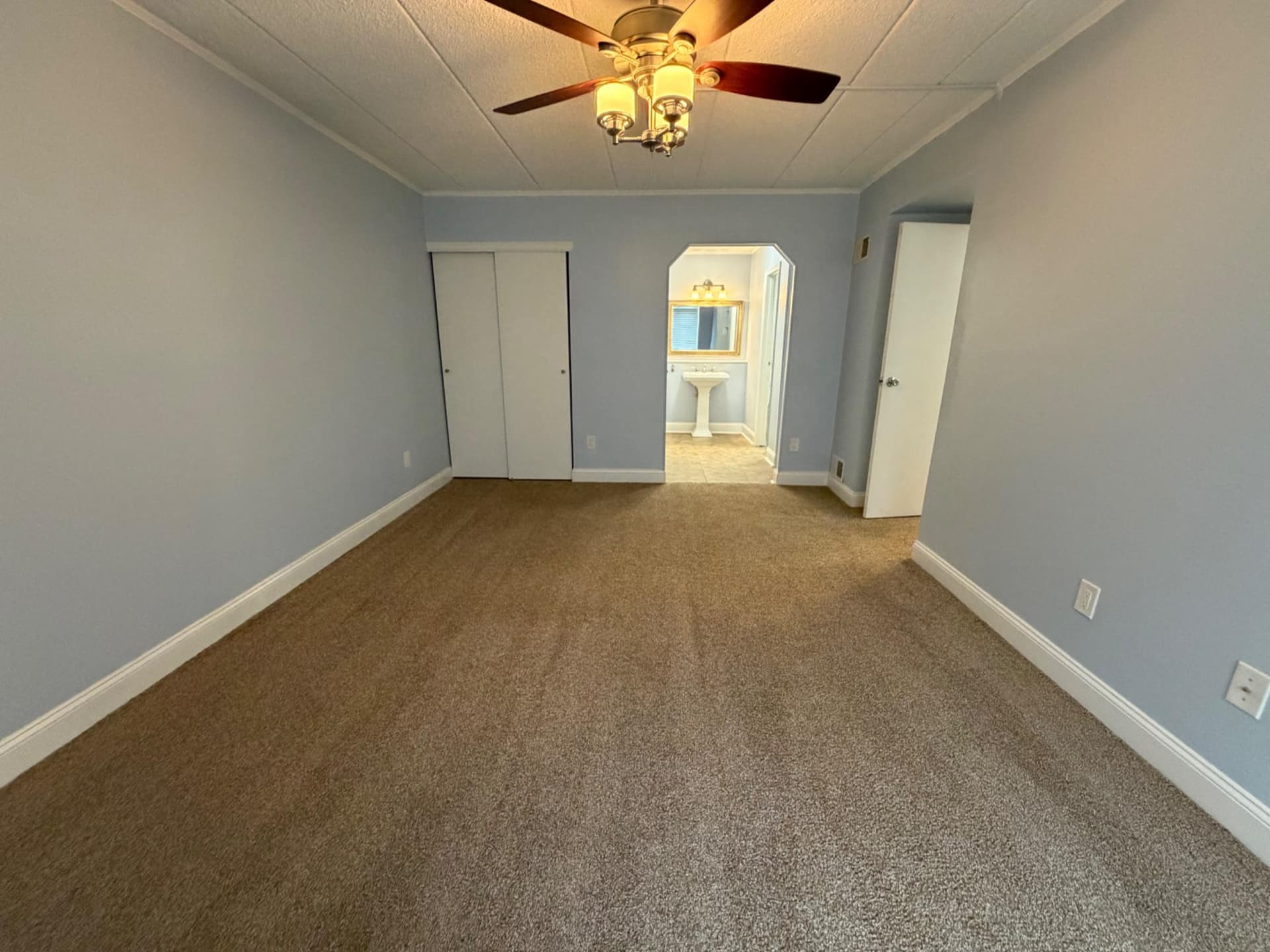 111 Leedom Way photo 15
