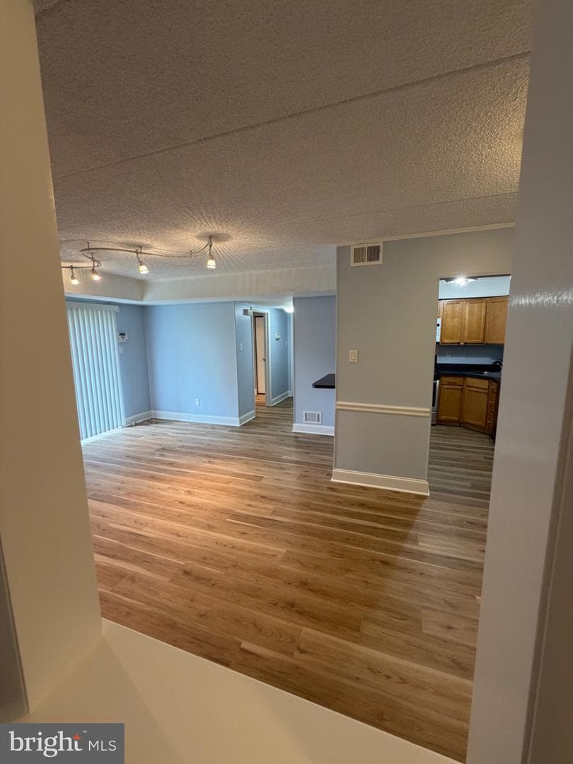 111 Leedom Way photo 7