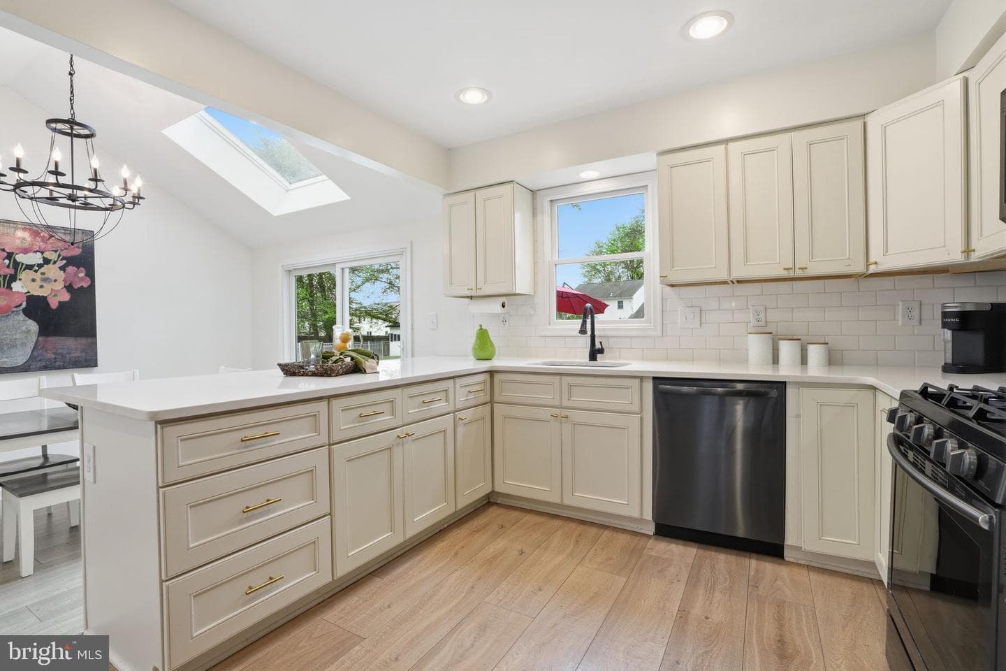 476 Gladstone Road photo 4