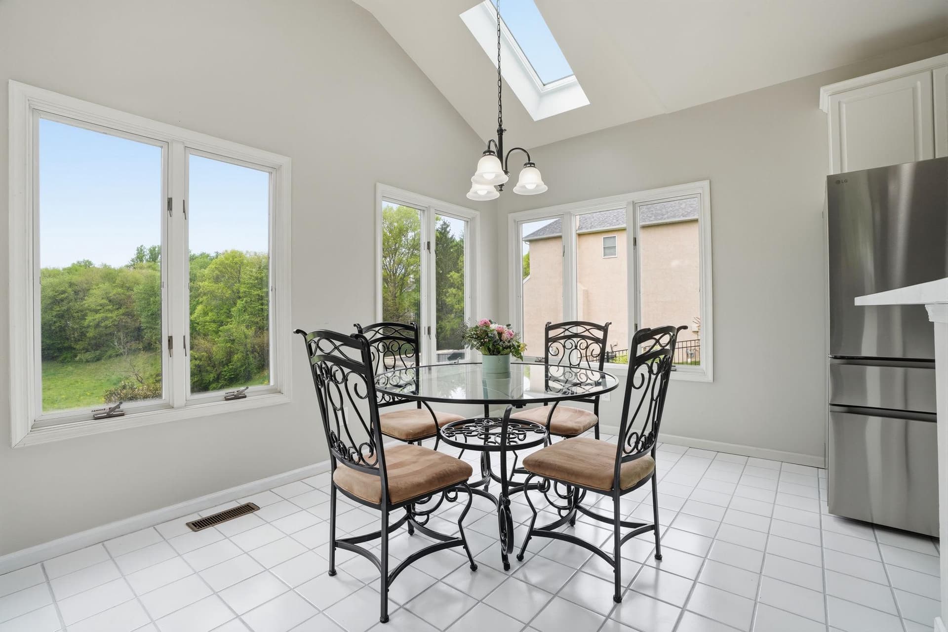 1410 Windsor Drive photo 10