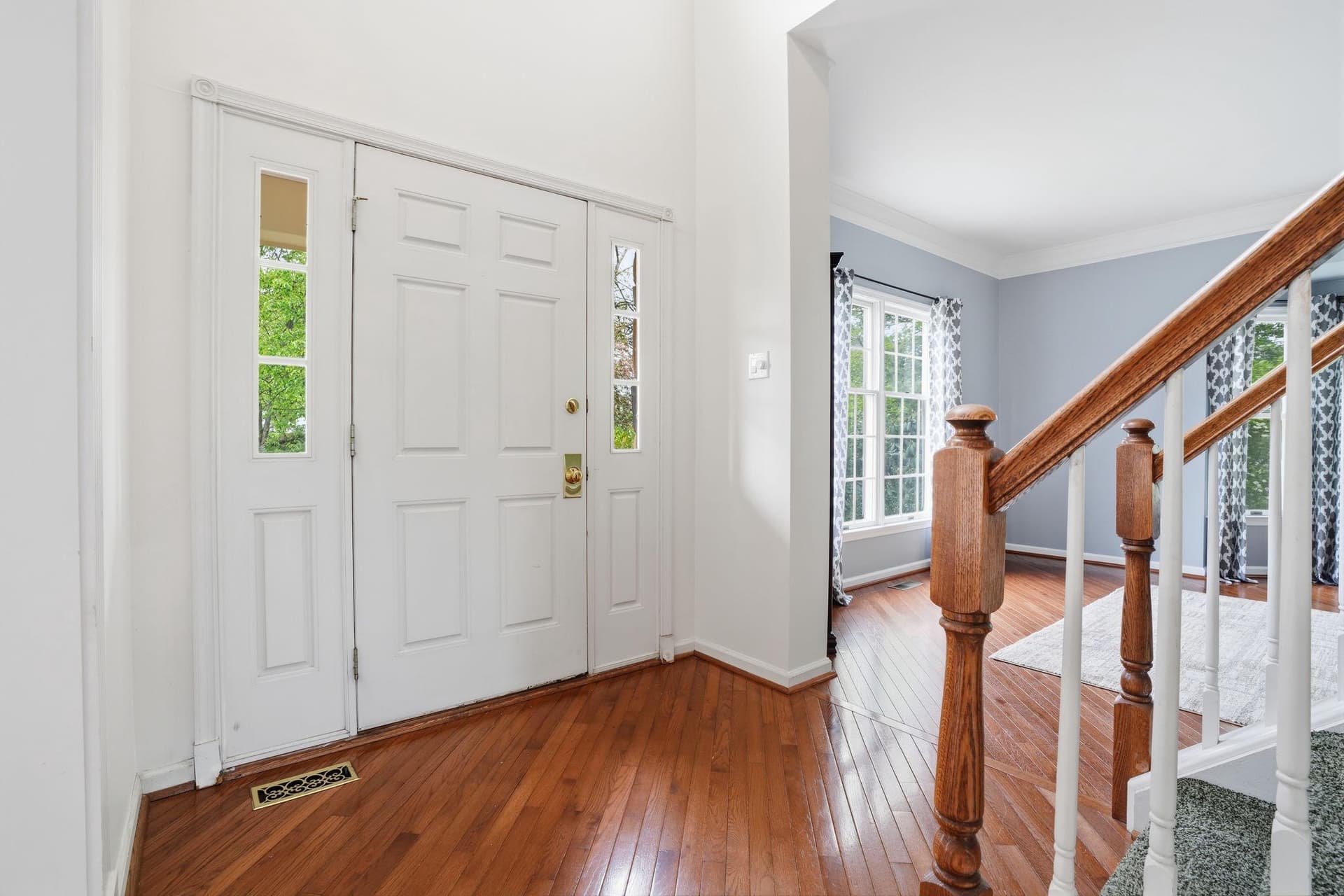 1410 Windsor Drive photo 2