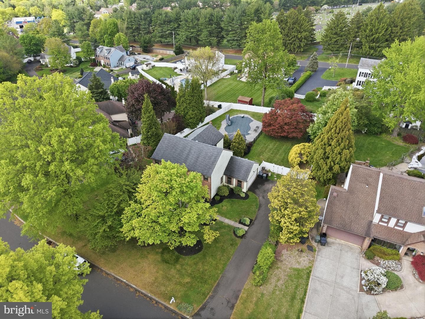 9 Renee Circle photo 37