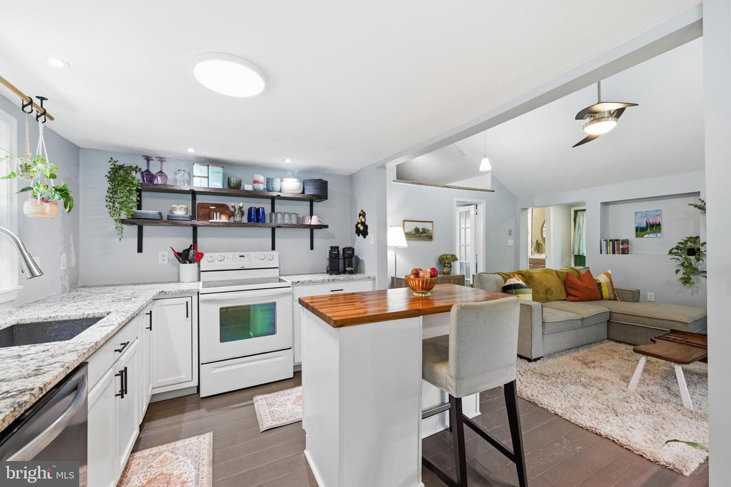 4583 N River Drive photo 6