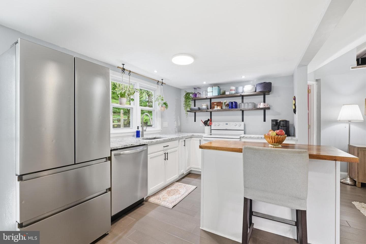 4583 N River Drive photo 7