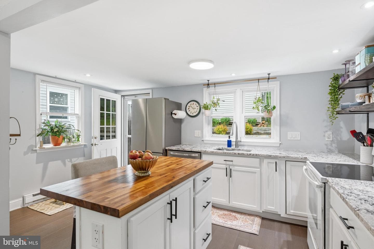 4583 N River Drive photo 8