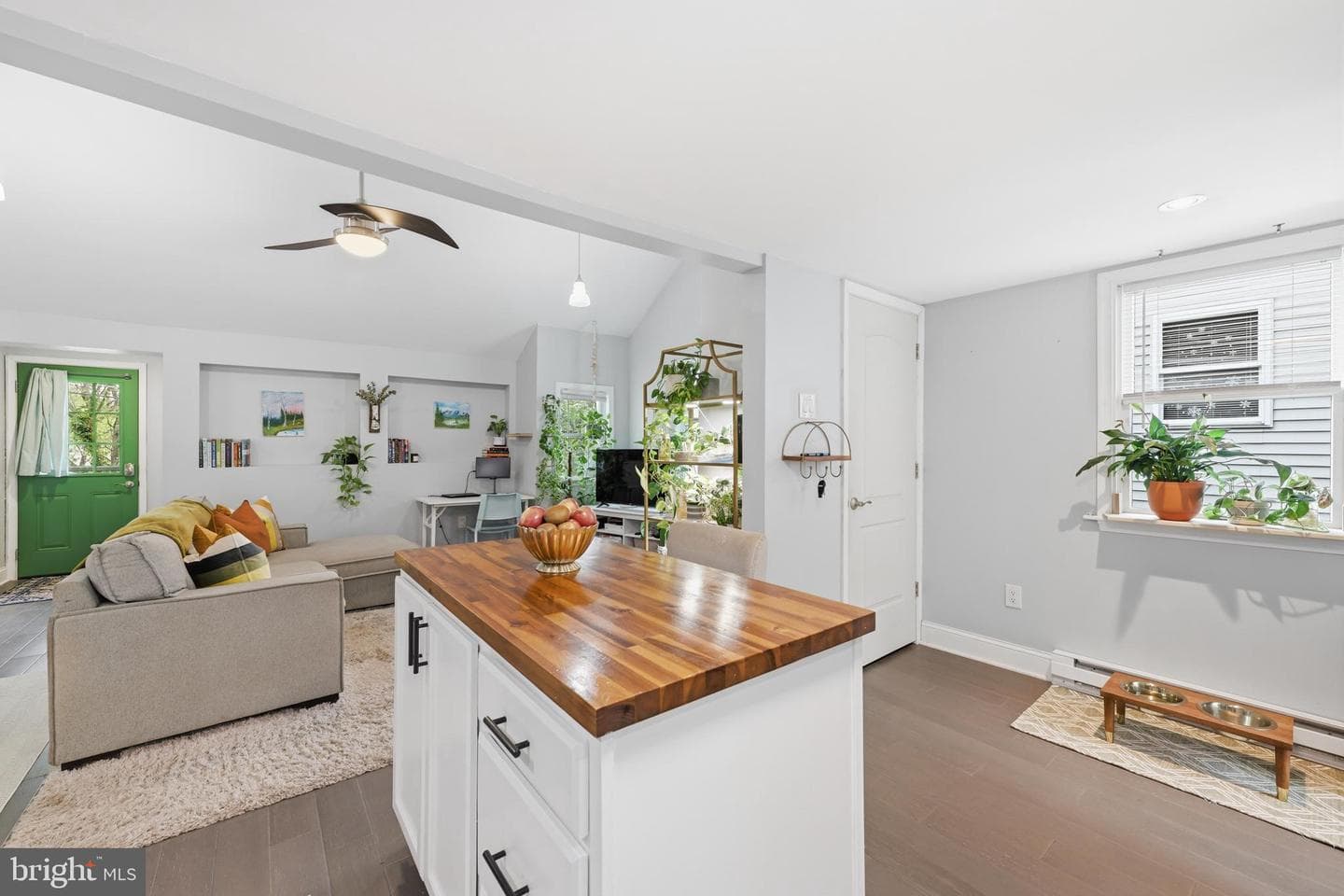 4583 N River Drive photo 9