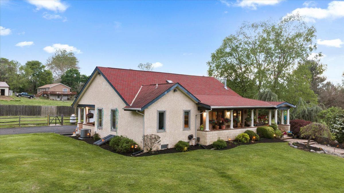 1121 Swamp Road photo 4
