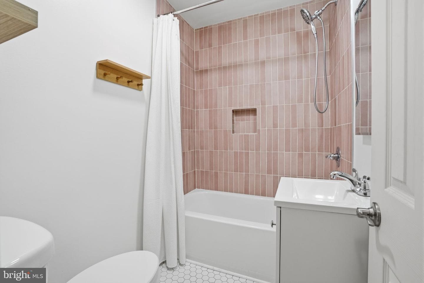329 Madison Avenue photo 16