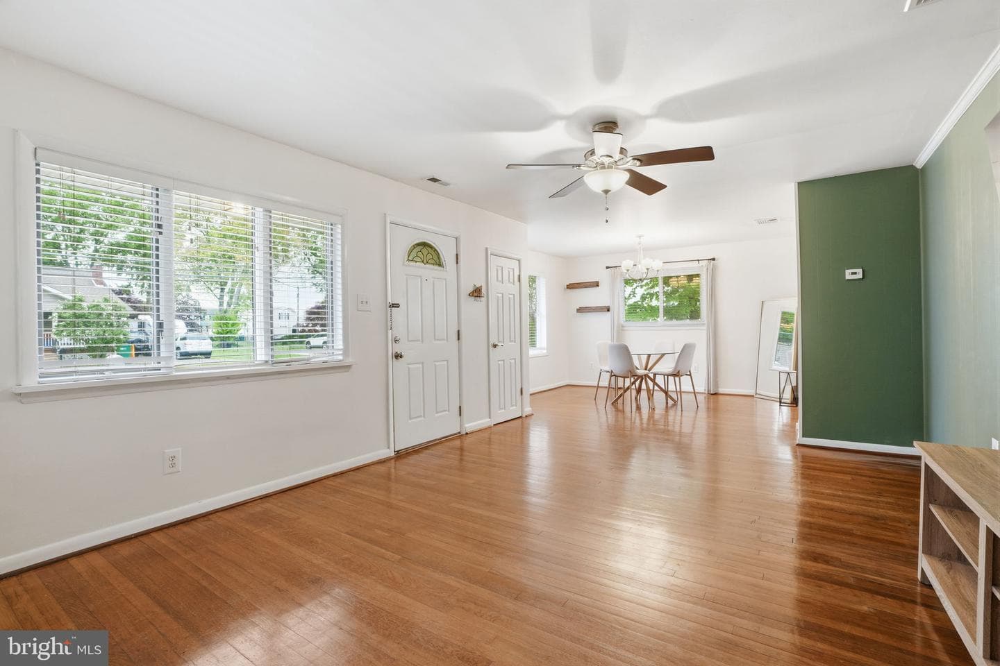 329 Madison Avenue photo 4