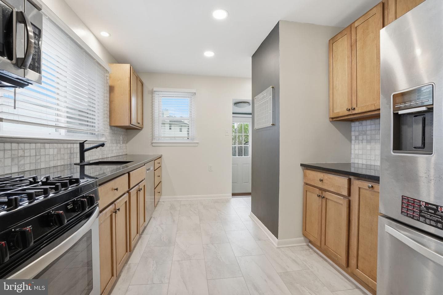 329 Madison Avenue photo 8