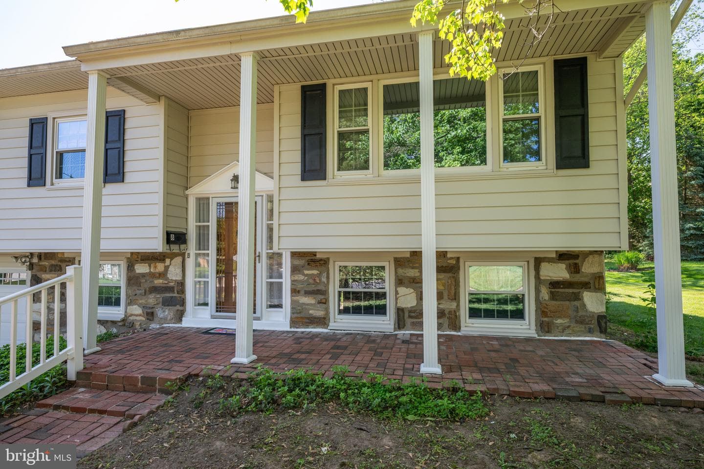 8 Pleasant Avenue photo 2